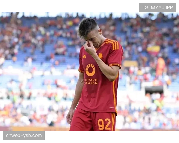 特写镜头：斯特拉斯堡老将加梅罗攻入保级关键球后，激动落泪